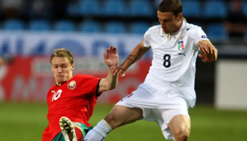 Isloch forward Dmitri Komarovski