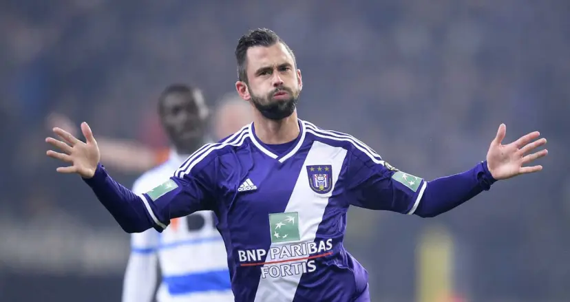 Steven Defour celebrates an Anderlecht goal